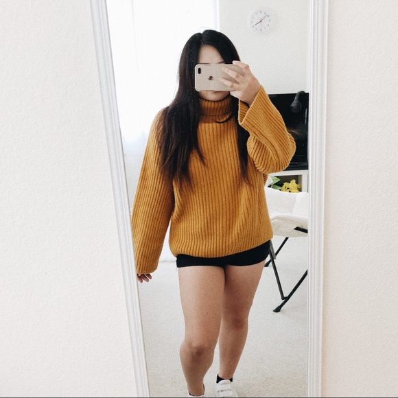 oversized turtleneck - Picture 5 of 7